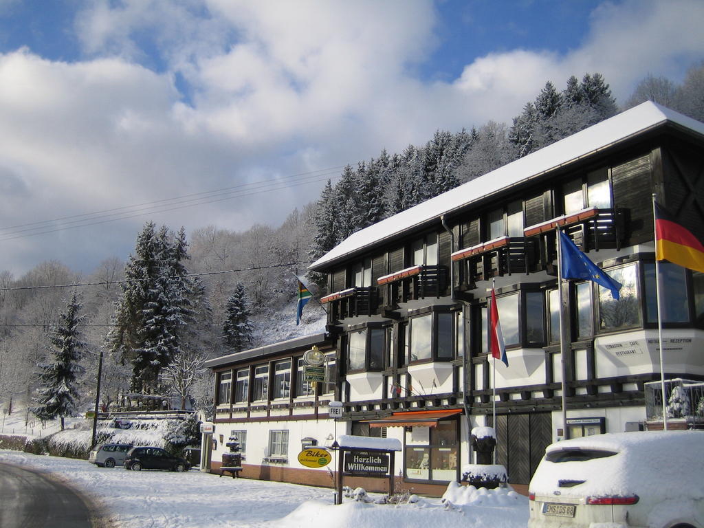 Landhotel Weinhaus Treis Weinähr Exteriör bild